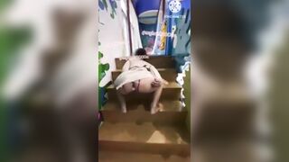 Gái dâm ra khu vui chơi trẻ con thủ dâm show hàng