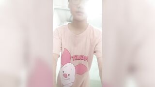 Em đi tắm