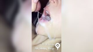 Bắn tinh ngập mồm