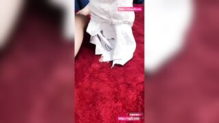 con gái loli. Cô con gái vừa trở về từ triển lãm truyện tranh