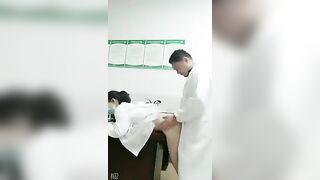 Y tá với Bác Sĩ Trưởng djt nhau trước mặt bệnh nhân hôn mê bị phát hiện