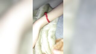lén bú vú nhỏ bạn đang say trong karaoke