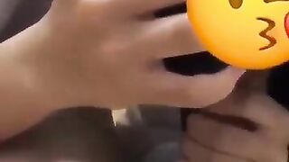 Mẹ gọi điện lúc còn đang học nhóm