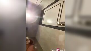 Em gái quay video review nơi sang trọng ko quên show hàng