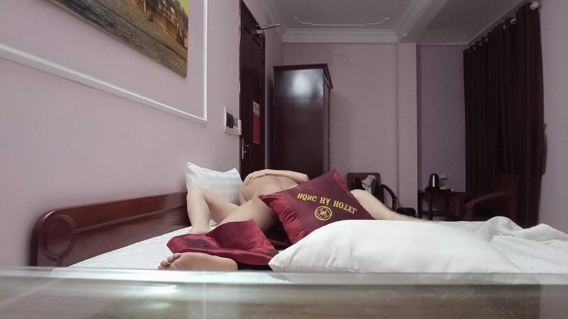 Địt em sướng tê lồn
