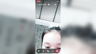 *** khoe hàng