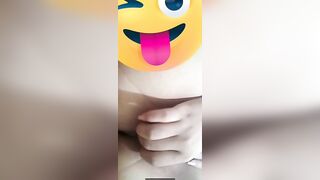 độc lạ em gái 2k8 thủ dâm với 2 cây son môi