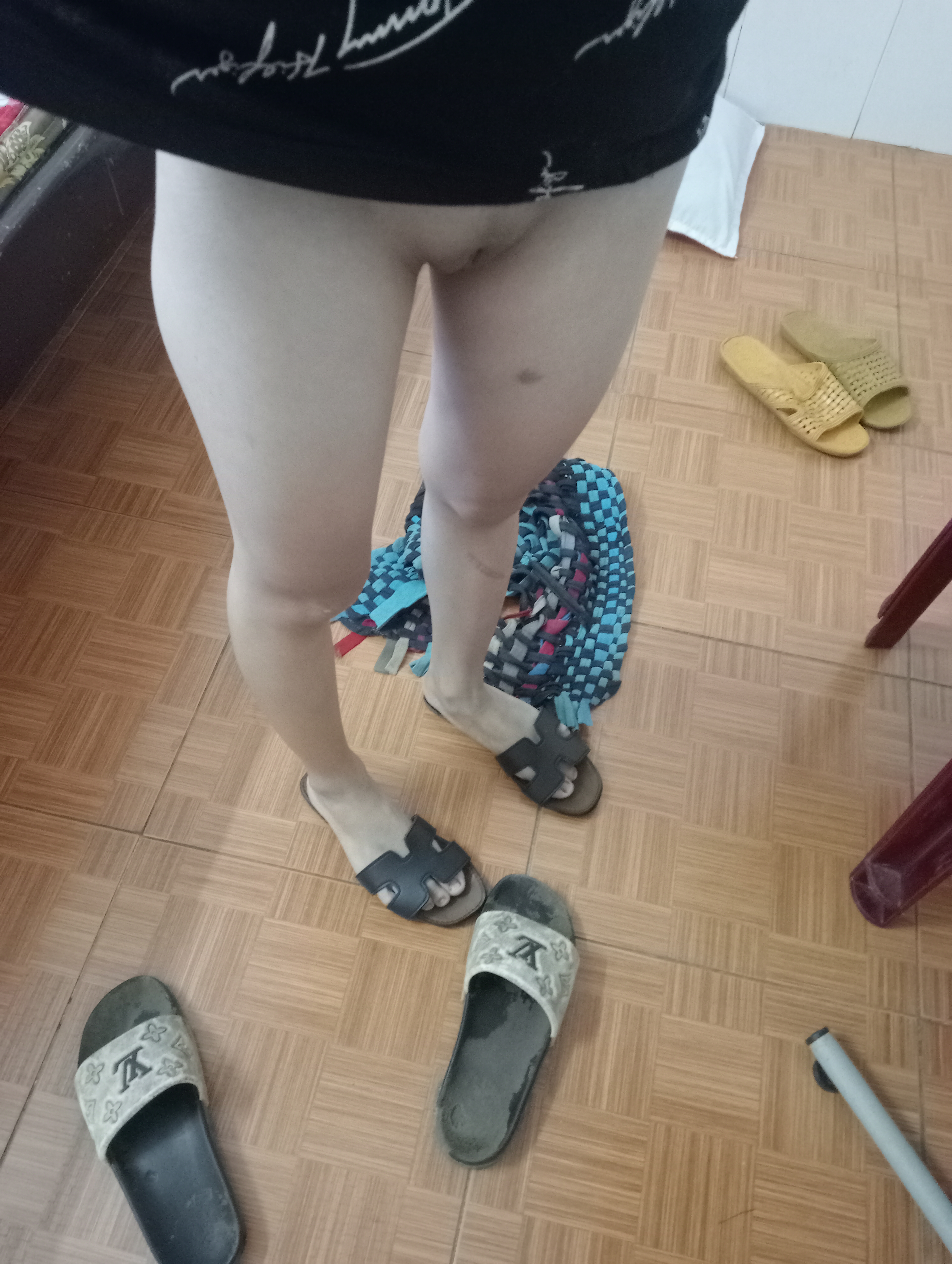 Dụ bé loli ngày lễ 2.9 qua phòng chơi