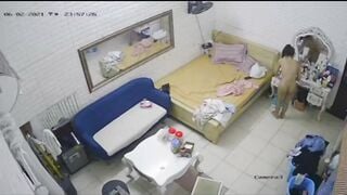 Hách cam hàng xóm em học sinh vú to cởi chuồng trong phòng
