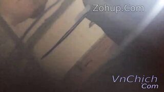Quay lén em gái tắm mặt dễ thương vú nhỏ nhưng ngon vl