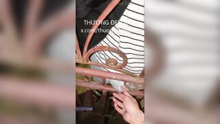 Thanh niên đi làm về muộn, nứng cu quá nên chạy qua.
