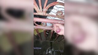 Thanh niên đi làm về muộn, nứng cu quá nên chạy qua.