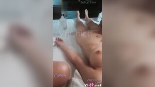 Cho vợ dâm thử tay nghề massage của bạn thân ai ngờ nó djt luôn vk mk
