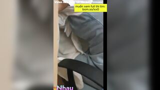 Em học sinh ngủ gục trên bạn bị thầy giáo lén bóp vú 2
