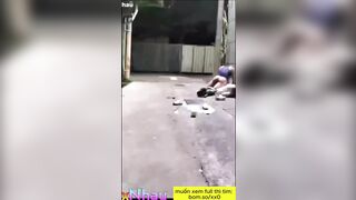 Ông chú bụng phệ đụ bé gái vô gia cư ngủ ngoài đường 2