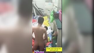 Quay lén đứa bạn cùng phòng dắt trai về đụ 2