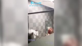 Theo dõi vợ phát hiện vợ đi djt trai trẻ khẩu dâm trong wc