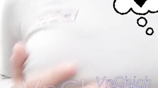Độc lạ, E học sinh chụp kỉ yếu nứng lồn áo dài thủ dâm trong lớp luôn
