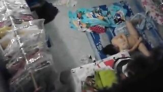 Quay Lén Chị Gái Thủ Dâm