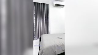 MMlive gachich (Eria2004) nứng lồn không mặc đồ lót lái ô tô tìm người lạ để gạ chịch 3