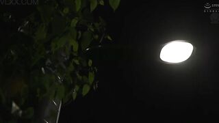 Cô vợ _sung sướng_ khi nhìn con cặc to của anh tây đen