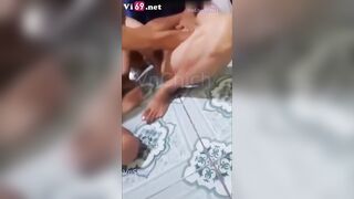 Độc lạ miền núi, Ông chú nhậu cho 2 thg bạn bú lồn bú vú vợ mk