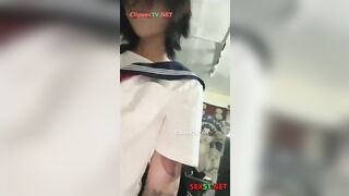 Đang xem sex sục cu thì bị con bạn thân phát hiện đè ra djt sướng vãi