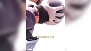 Chị mb gạ em trai đang chơi bóng rổ lên ô tô sờ lồn bóp vú rồi cho tiền