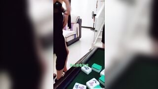 Con vợ đi chơi cùng bạn về lồn toàn tinh trùng là đây, bọn nó vừa chơi vừa địt nhau