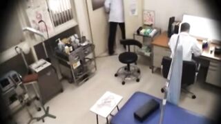 Quay lén em học sinh loli đi khám phụ khoa hàng non xinh