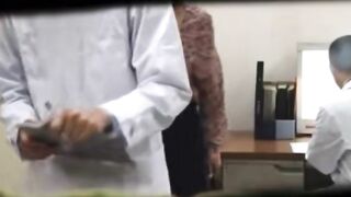 Quay lén em học sinh loli đi khám phụ khoa hàng non xinh