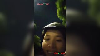 Súc vật đèo con bạn lên cầu bắt cởi đồ thủ dâm đái xuống đường