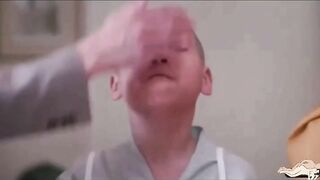 Gái xinh thoả mái khoe vú to với người lạ kích thích
