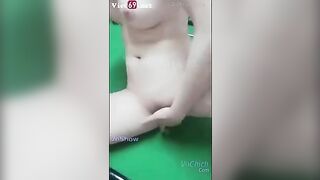 Thua kèo bi-a em gái trèo lên bàn bắn nước ướt hết vải bị chủ quán bắt đền hơn 10 tr