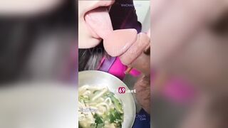 Vcl, Ăn mì còn lấy chim chấm vào mì rồi bú viêm chết cụ m