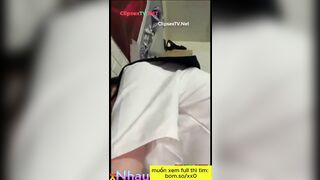 Đang sex sục cu thì bị con bạn thân phát hiện đè ra djt sướng vãi