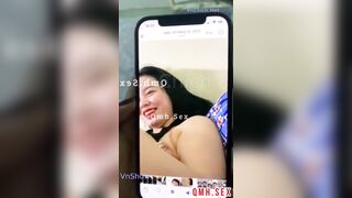Cay đắng xót xa, Mượn điện thoại bạn thân thấy clio sex của vợ
