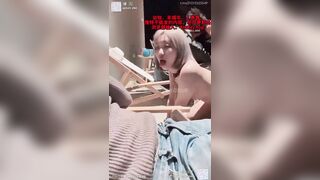 dẫn chó cái đi vòng vòng công viên