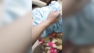 Súc vật, Cho e học sinh mượn điện thoại rồi bóp vú sờ lồn djt e nó