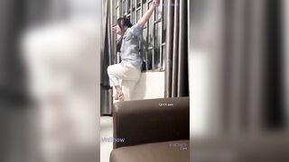 E gái việt sang cam bị chích điện vào lồn khóc ko thành tiếng