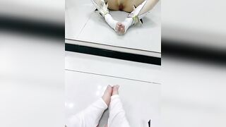 Teen non Cosplay thủ dâm trước gương