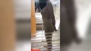 [Đánh ghen], Súc Vật Trung, Đánh ghen xong cho giang hồ địt luôn, thọc nước vào lồn