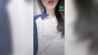 Clip hot Đang Học Bài Thì Người Yêu Đòi Cho Xem Vú