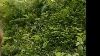 Cô gái để 3 tên chủ nợ đụ để trừ nợ ngoài đồng