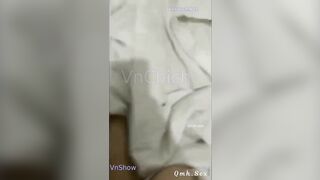 Nứng quá tung chăn con bạn thân gạ địt bị nó chữi om sòm