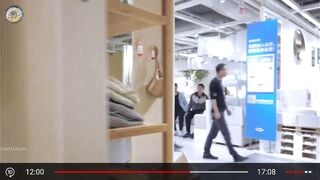 Cô gái không mặc quần móc lồn trong siêu thị
