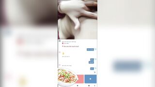 Mini chat gặp em gái show vú tròn bím múp
