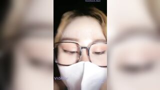 Em QQLive HL Yuna9x vừa bú cu thật của em phục vụ quán cafe vừa đụ cu giả , em đúng d