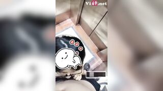 Hóng hớt đường phố: E học sinh bú cu trg thang máy ngla vào mặc kệ