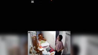 Em học sinh ở nhà với em trai cởi trần truồng phản cảm